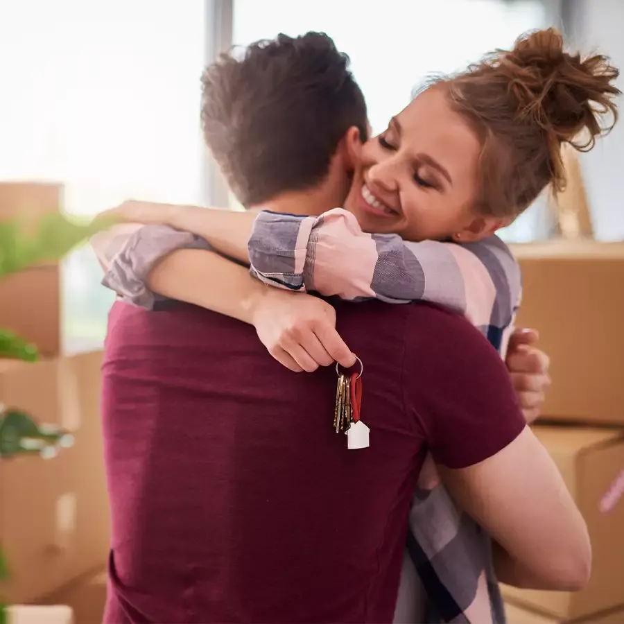 casal comprando o primeiro imóvel