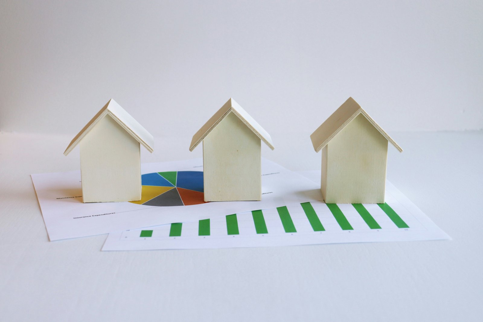 casas e gráficos subindo