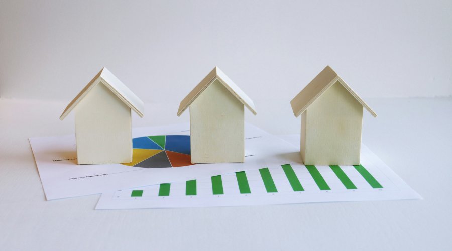 casas e gráficos subindo