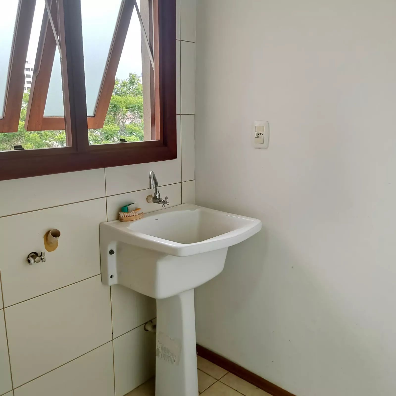 Área de serviço com tanque
