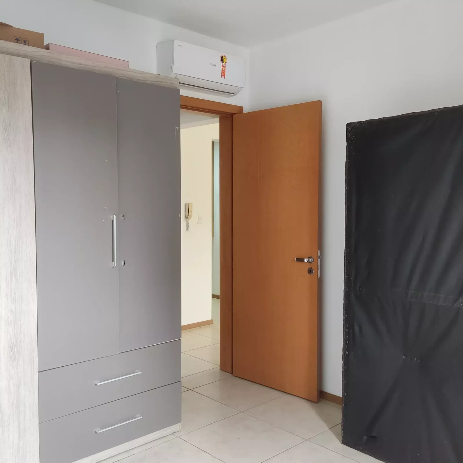 Quarto principal amplo com ar-split