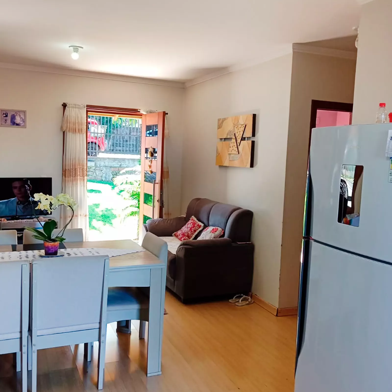 sala de estar e cozinha integradas
