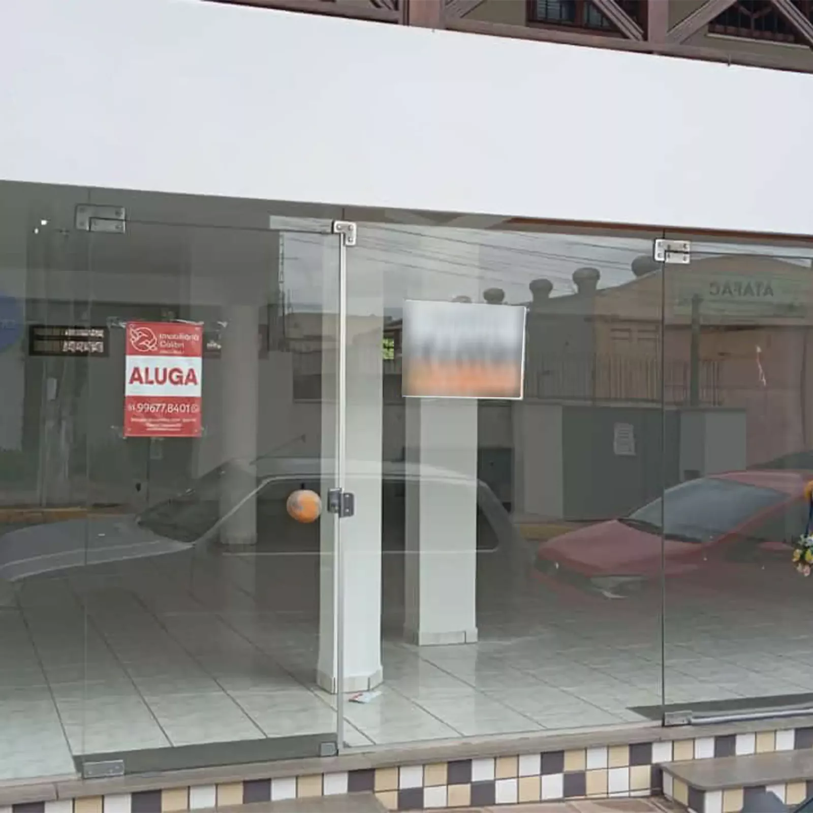 Vitrine toda de vidro