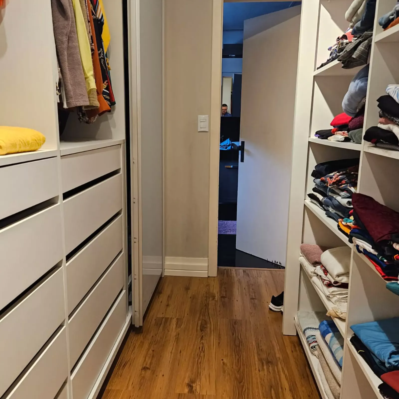 CLOSET