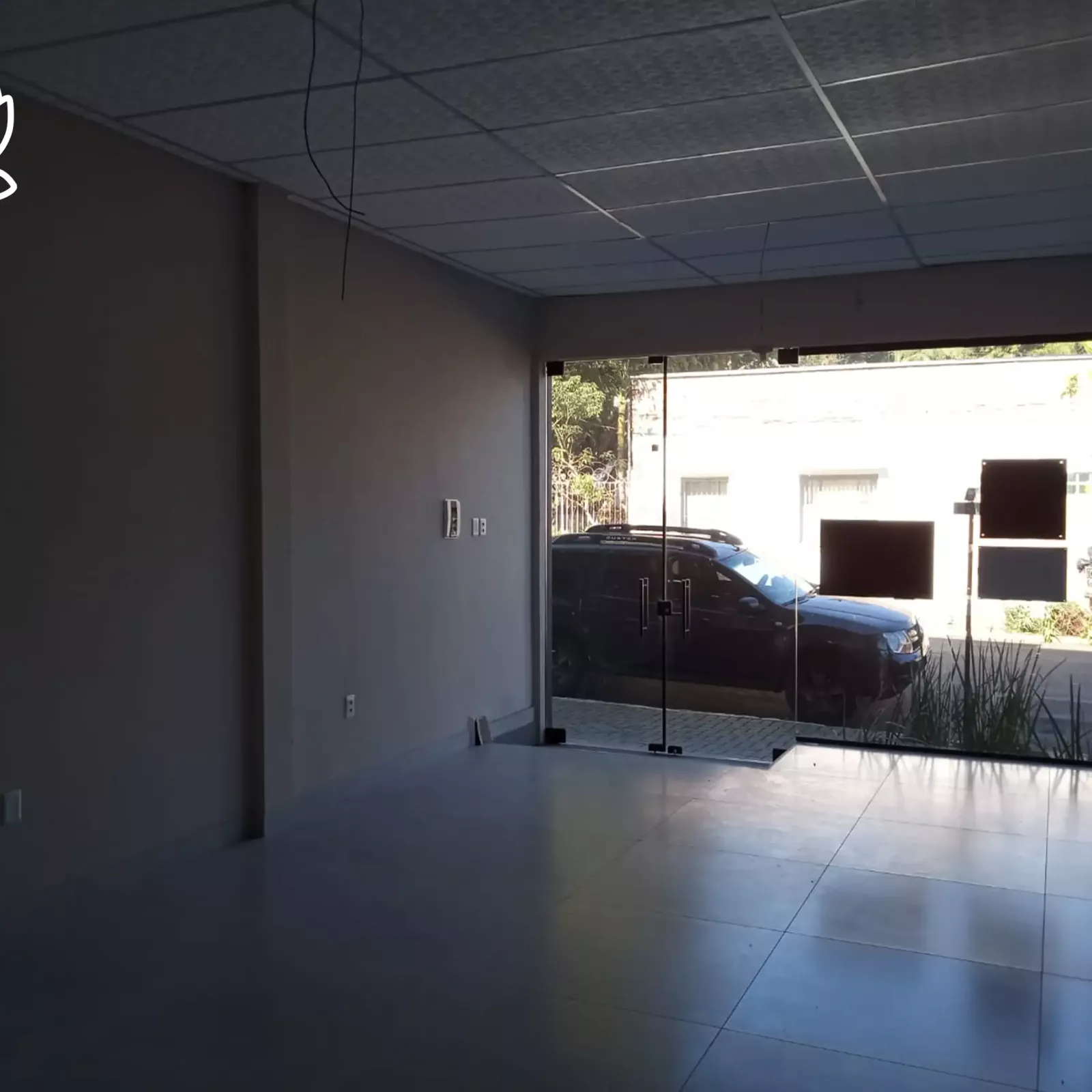 Sala comercial frente