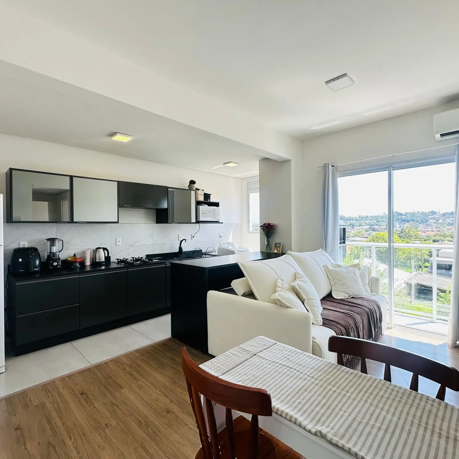 Sala de estar e jantar