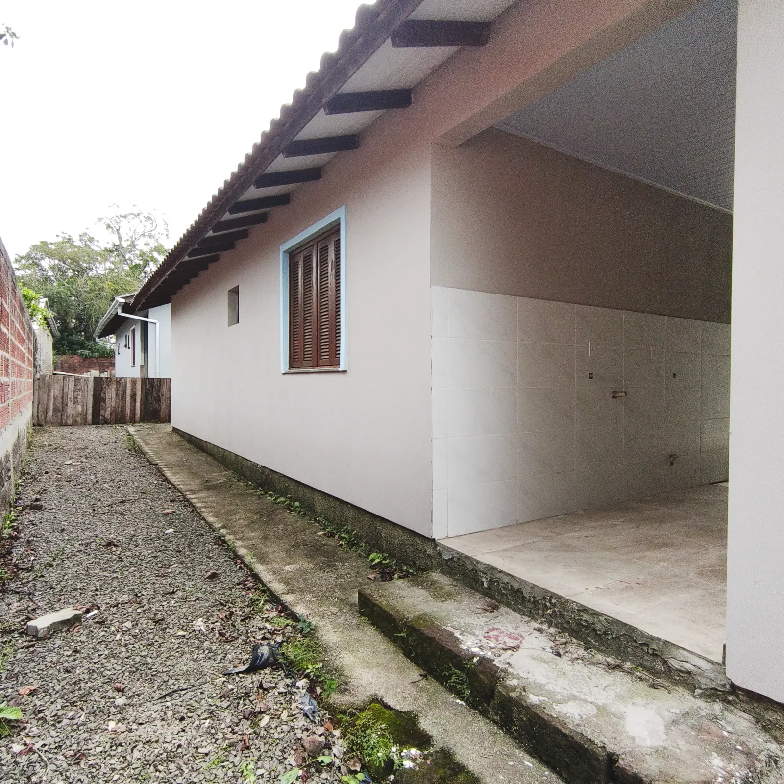Lateral
