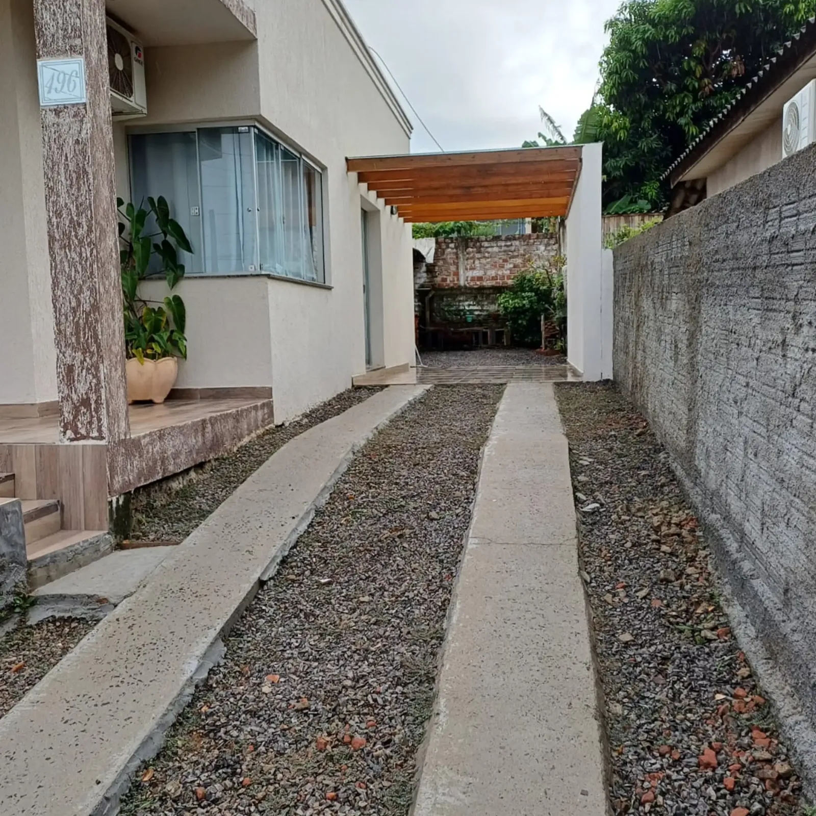 Lateral do imóvel